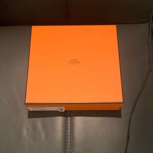 Hermès Signature Orange Gift Box